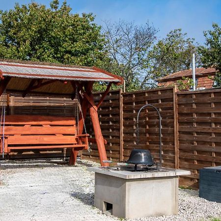 Rezi Romantic Jacuzzi Hideaway Near Heviz מראה חיצוני תמונה