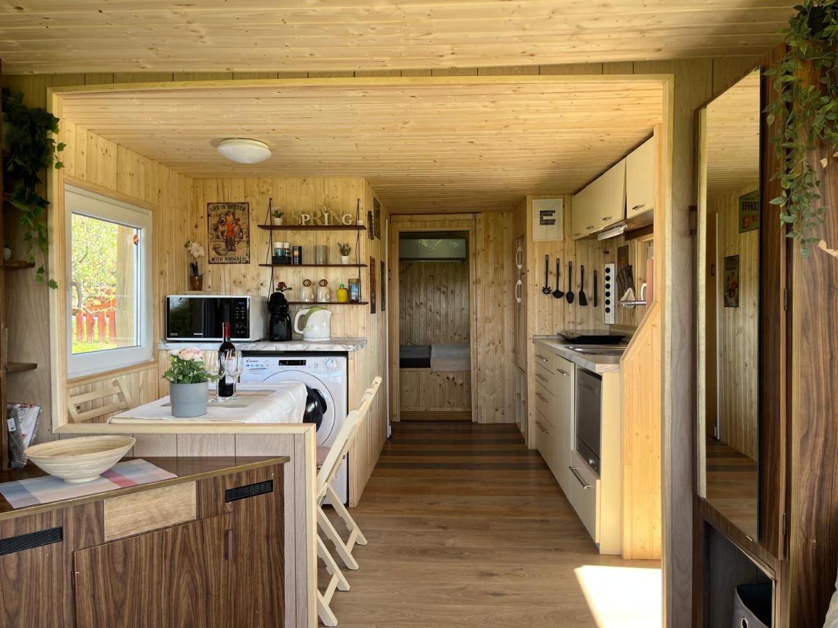 Rezi Romantic Jacuzzi Hideaway Near Heviz מראה חיצוני תמונה